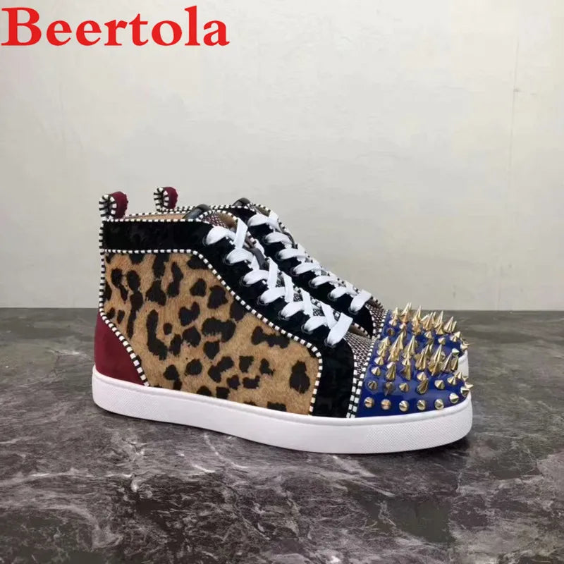 New Casual Men Shoes Leopard Pattern Head Studded Spikes Mixed Color Leisure Flats Shoes Men Patchwork Zapatos Hombre